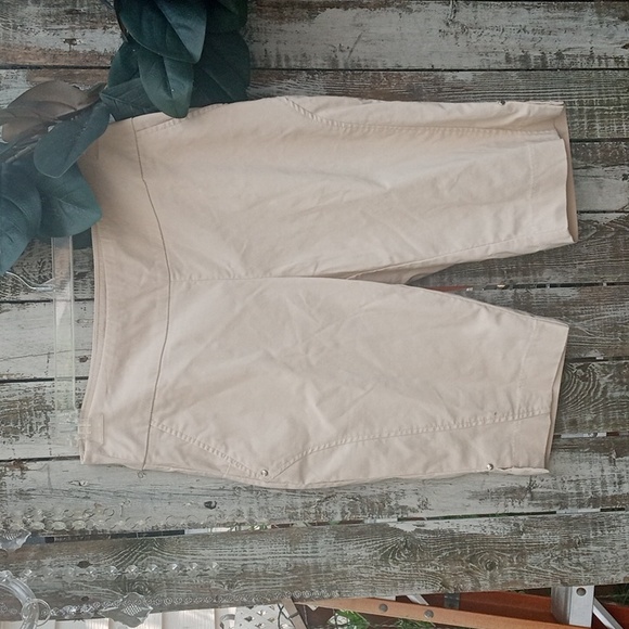 BETTE COURT BEIGE HITS AT THE KNEES - Picture 1 of 5